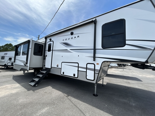 RV carousel image 1