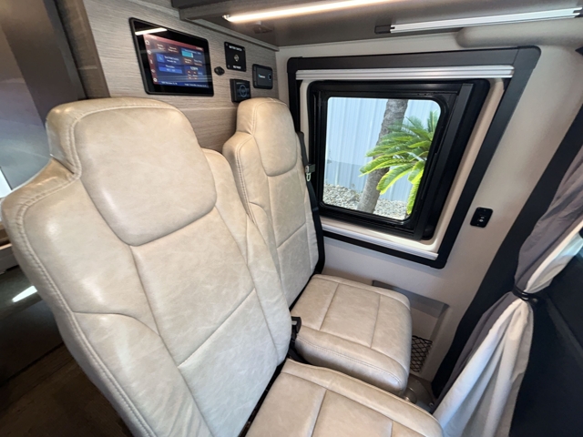 2022 Jayco Terrain 19Y — photo 3 of 8