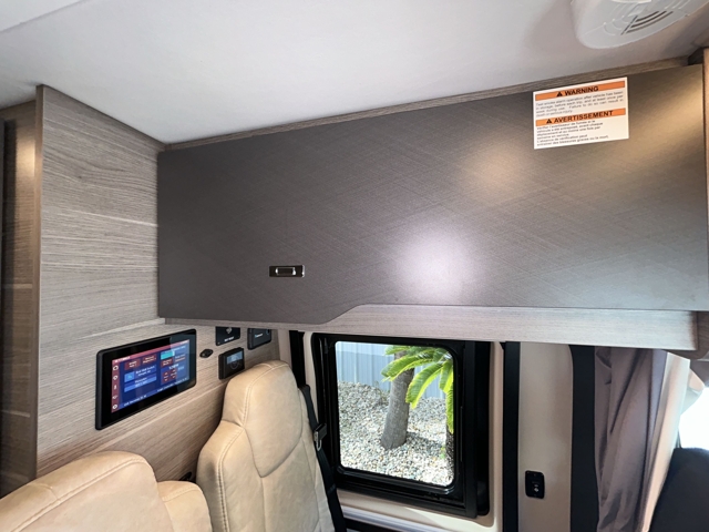 2022 Jayco Terrain 19Y — photo 4 of 8