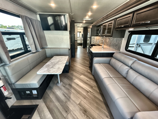 2024 Holiday Rambler Invicta 36Y — photo 7 of 8