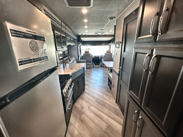 2024 Holiday Rambler Invicta 36Y — photo 4 of 8