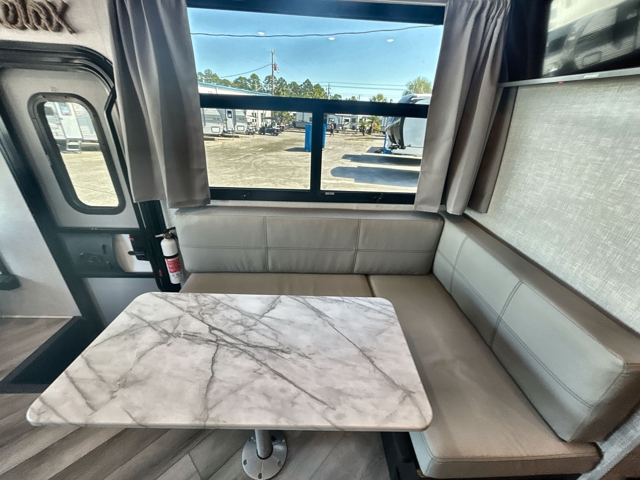 2024 Holiday Rambler Invicta 36Y — photo 3 of 8