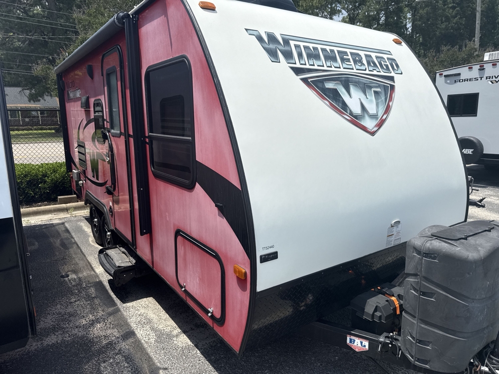 2017 Winnebago Micro Minnie 2106DS - Stock #2689645 | Greenville