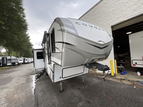 RV carousel image 1