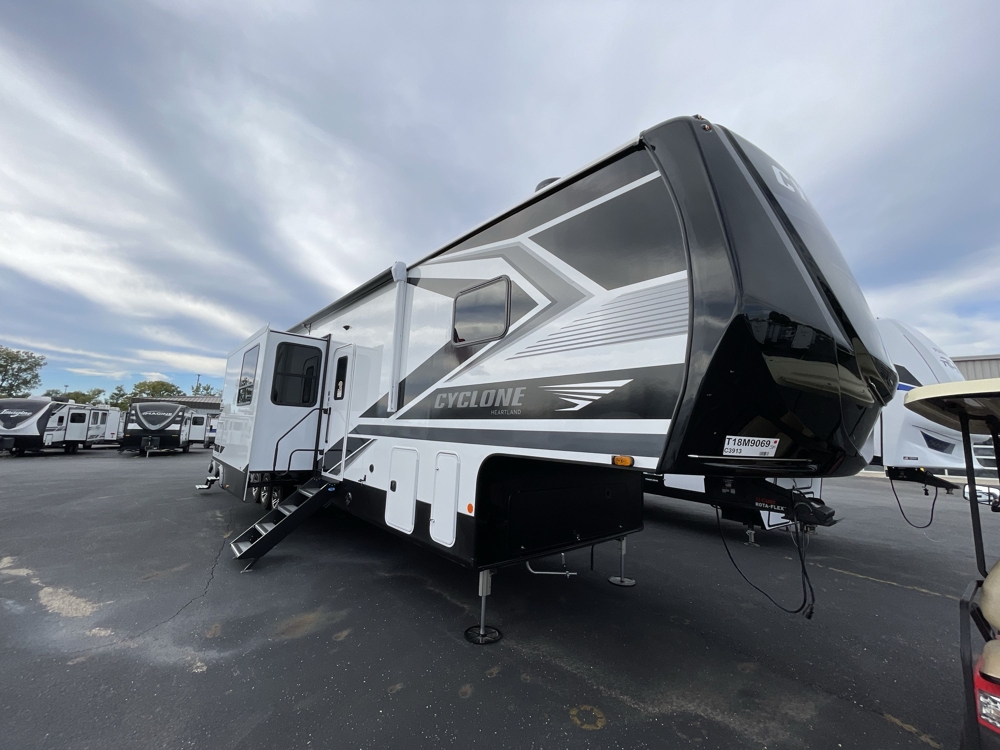 2026 Heartland Cyclone 3913 Stock 2596528 Grand Rapids, MI