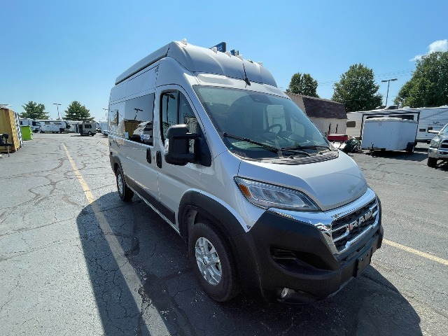 2026 Thor Freedom Elite 17D Pop-top — photo 1 of 8