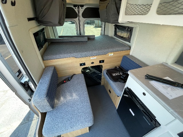 2026 Thor Freedom Elite 17D Pop-top — photo 4 of 8