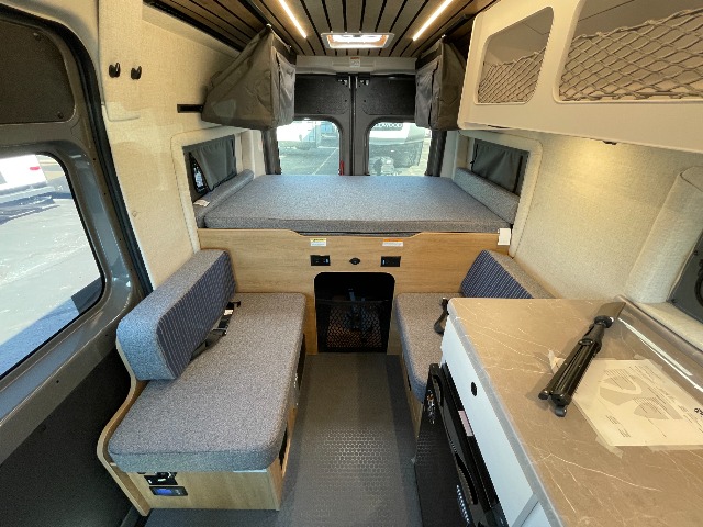 2026 Thor Freedom Elite 17D — photo 3 of 8