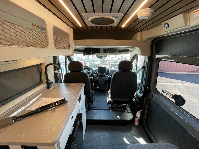 2026 Thor Freedom Elite 17D — photo 4 of 8