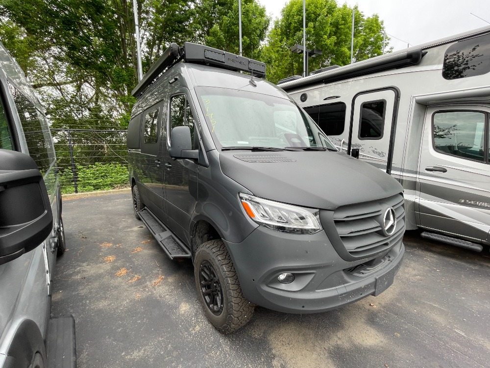 2027 WINNEBAGO REVEL 44E