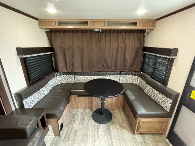 2019 Jayco Jay Feather X23B — photo 5 of 8