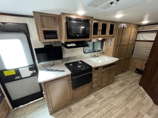 2019 Jayco Jay Feather X23B — photo 7 of 8