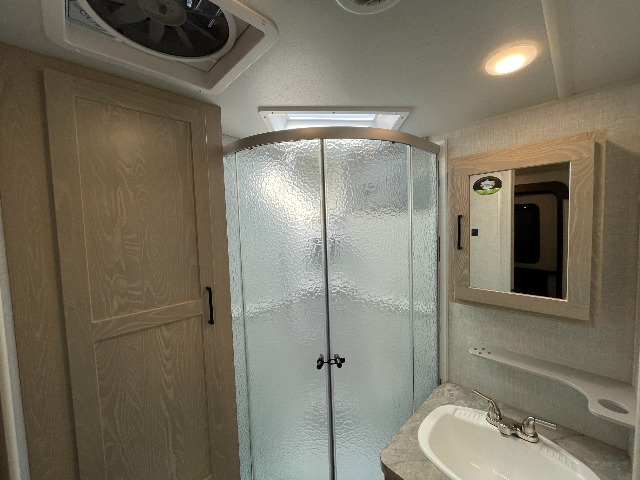 2021 Forest River Rockwood Roo 235S — photo 6 of 8