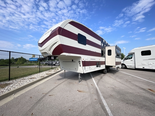 RV carousel image 1