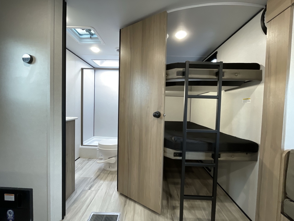 bunk-bathroom