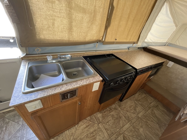 2010 Jayco Select 14HW — photo 4 of 8