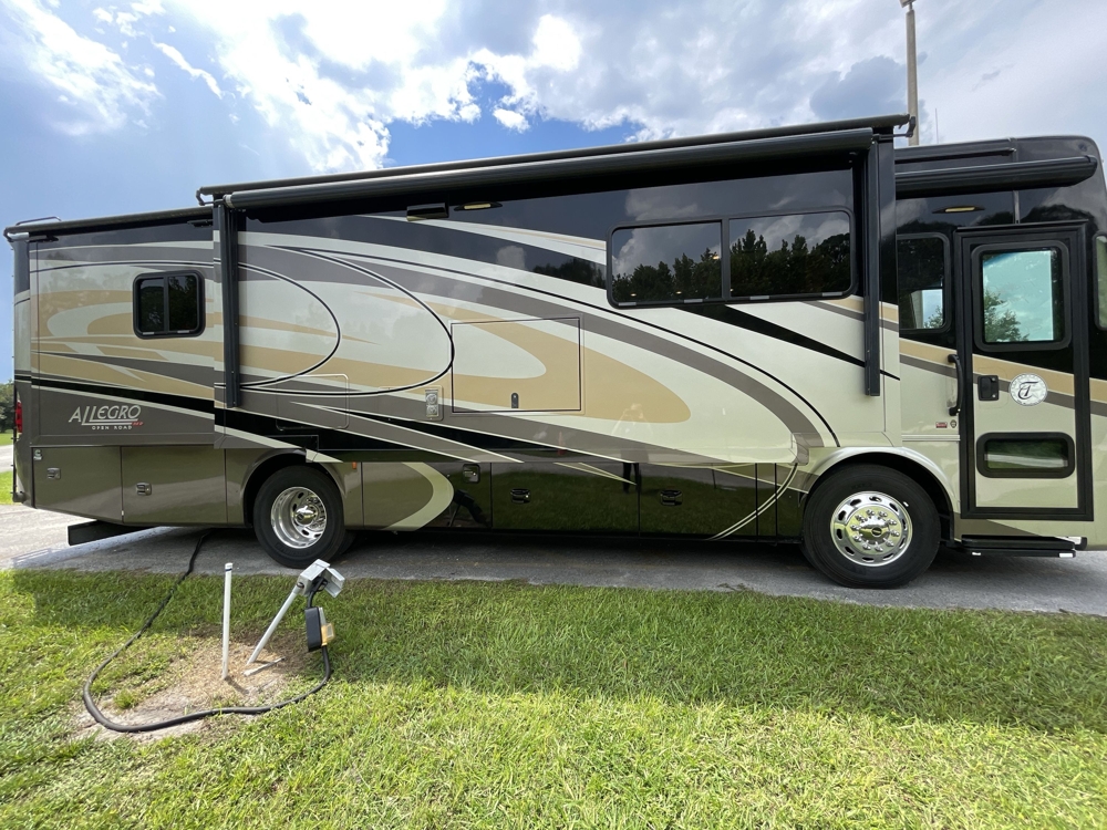 2015 Tiffin Allegro Red 33AA