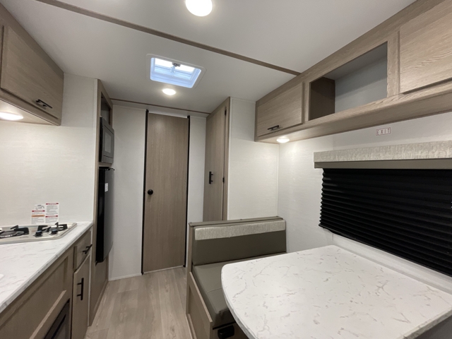 2026 Gulf Stream Enlighten 17RB — photo 8 of 8