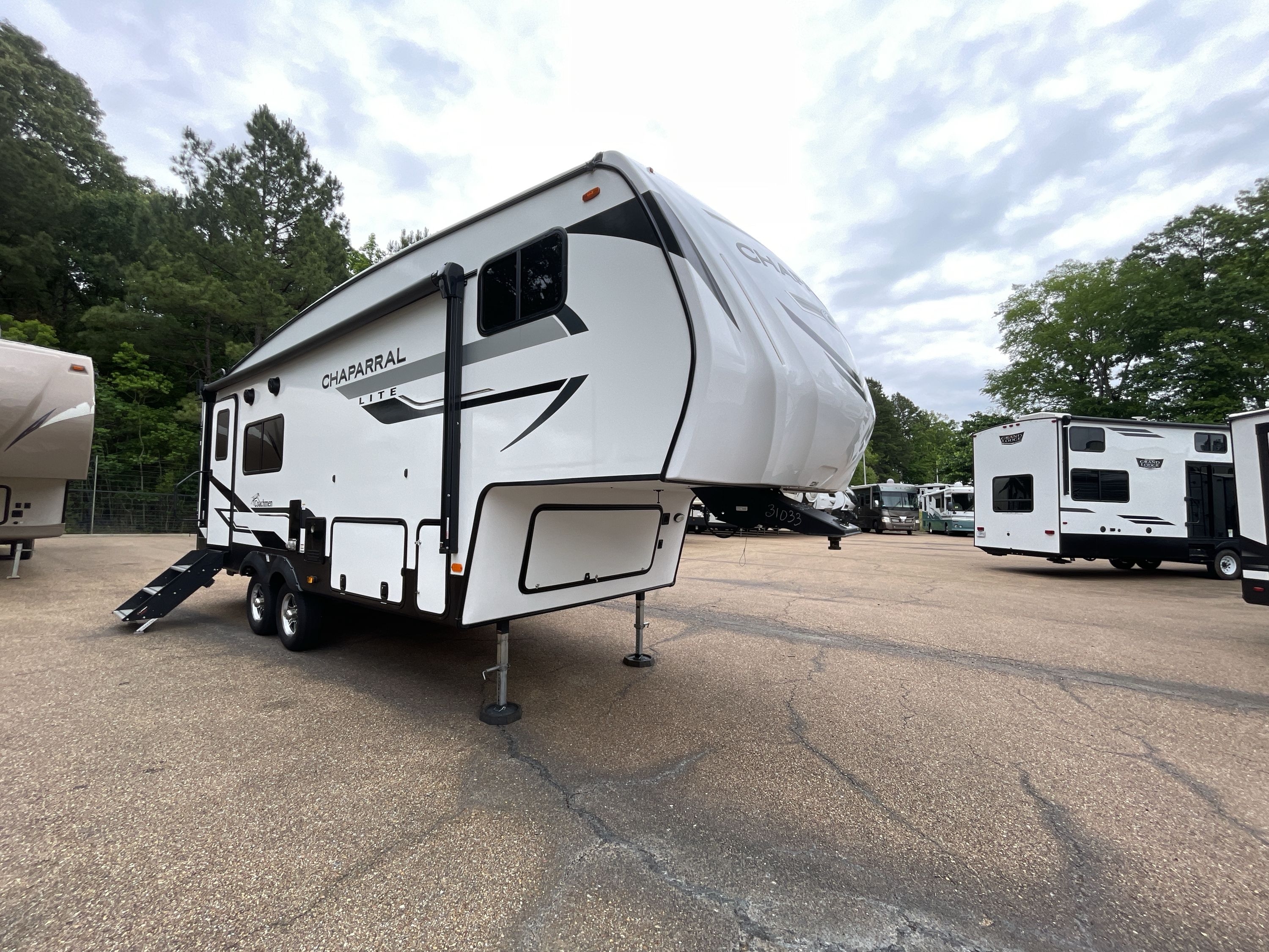 New or Used Coachmen Chaparral Lite 235rk RVs for Sale | Camping World