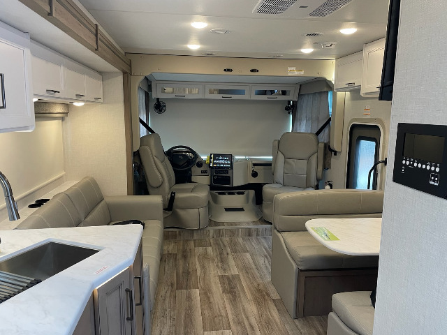 2027 Thor Freedom Traveler A29 — photo 3 of 8