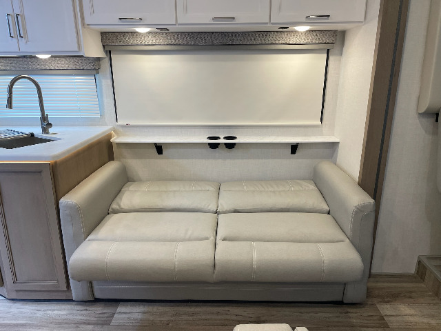 2027 Thor Freedom Traveler A29 — photo 7 of 8