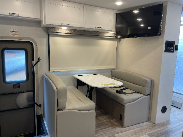 2027 Thor Freedom Traveler A29 — photo 8 of 8