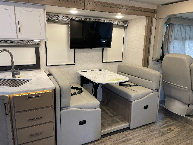 2026 Thor Freedom Traveler B30 — photo 8 of 8