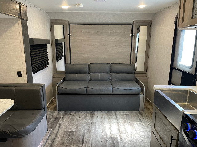 2022 Coleman Coleman Light 1855RB — photo 3 of 8