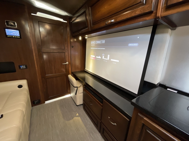 2018 Airstream Classic 33FB Twin — photo 7 of 8
