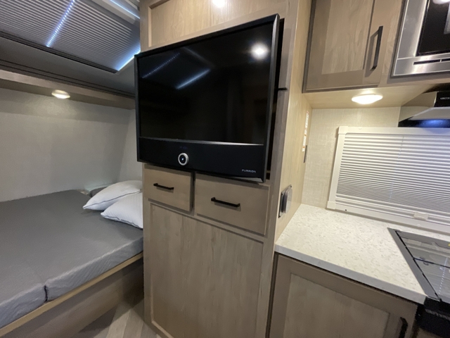 2022 Ember Overland 171FB — photo 7 of 8