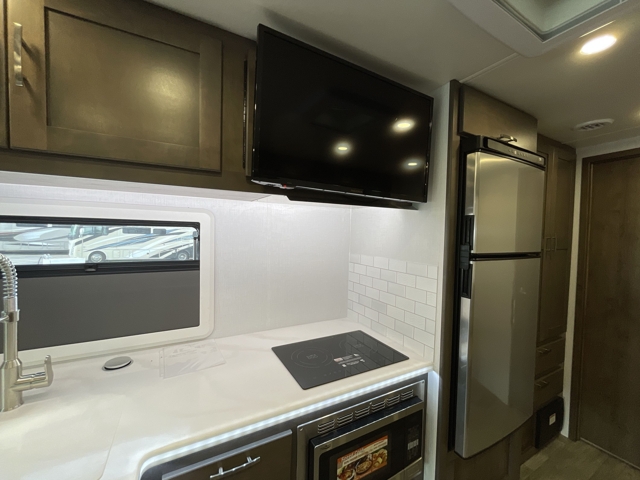 2025 Dynamax Isata 3 24FWSFX — photo 8 of 8