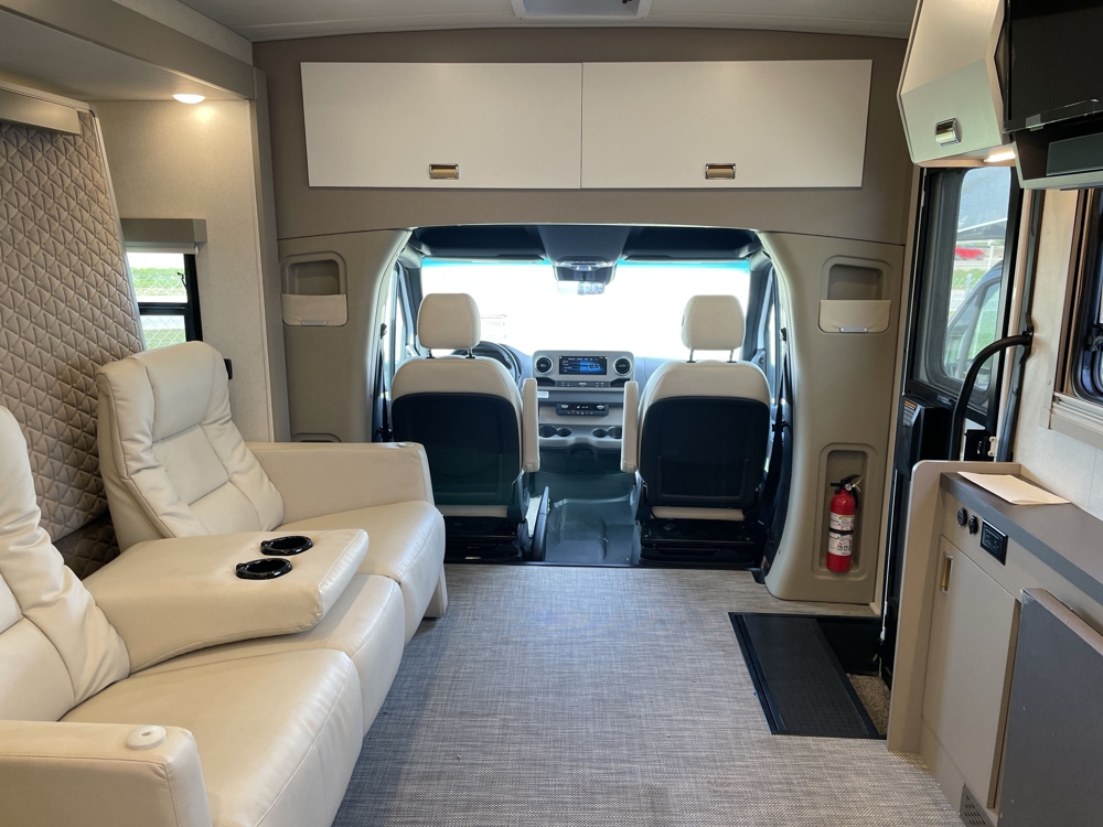 2025 Winnebago Navion 24T Awd — photo 3 of 8