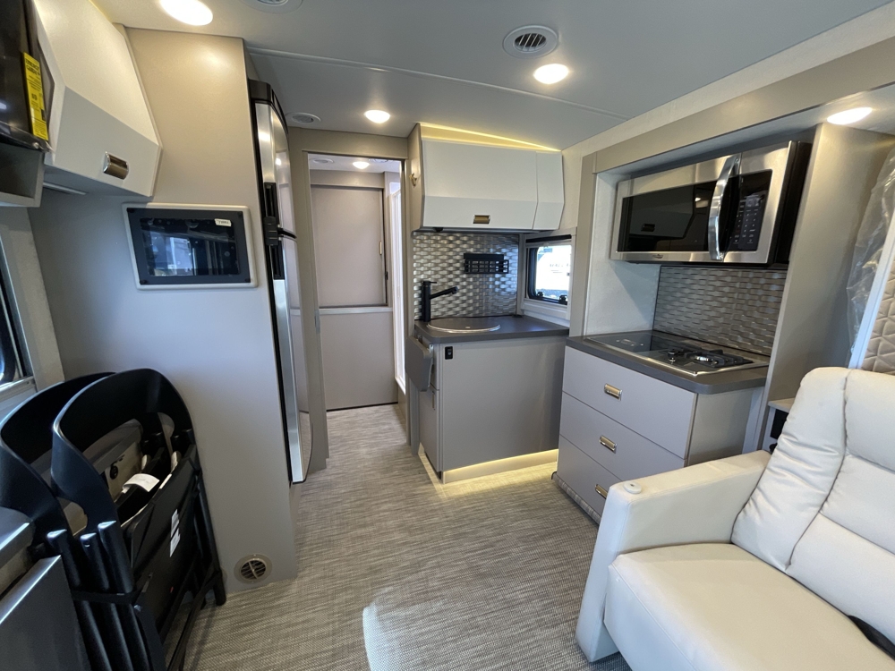 2025 Winnebago Navion 24T — photo 7 of 8