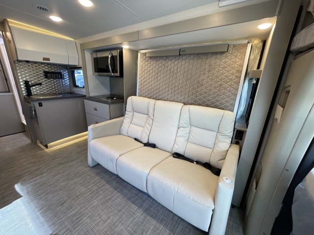 2025 Winnebago Navion 24T — photo 4 of 8