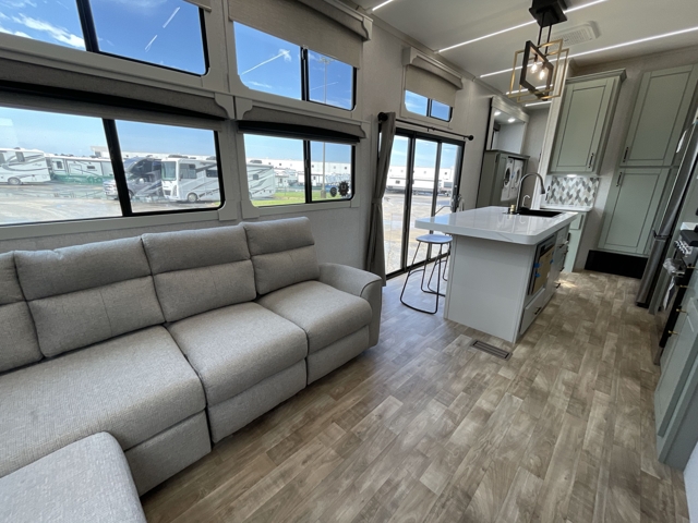 2025 Crossroads Redwood 3951BAM — photo 5 of 8