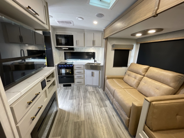 2025 Dutchmen Astoria 2623RK — photo 4 of 8