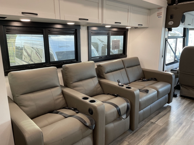 2026 Jayco Precept 36C — photo 5 of 8