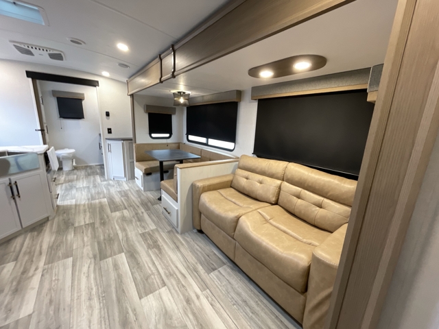 2026 Dutchmen Astoria 2703RB — photo 6 of 8