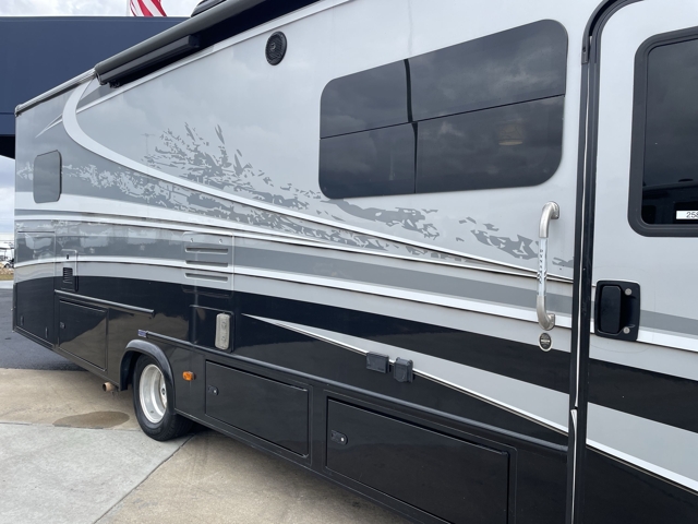 2020 Dynamax Isata 4 31DS — photo 6 of 8
