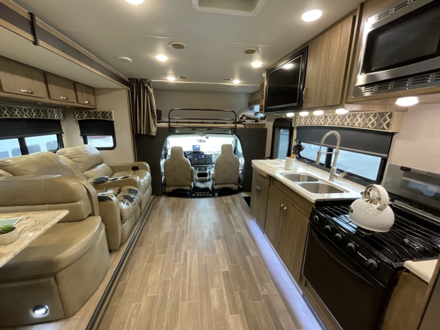 2020 Dynamax Isata 4 31DS — photo 4 of 8