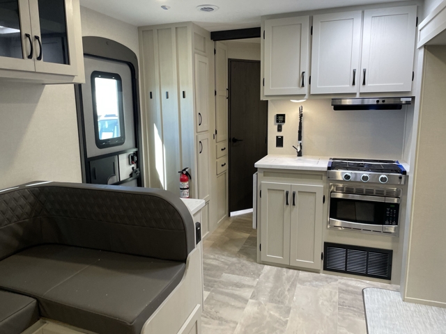 2026 Shasta Phoenix Lite 218SE — photo 3 of 8