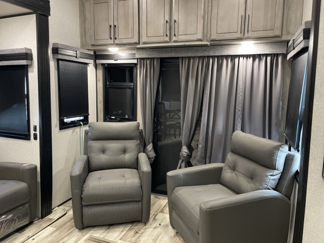2023 K-Z RV Durango Gold 358RPQ — photo 5 of 8