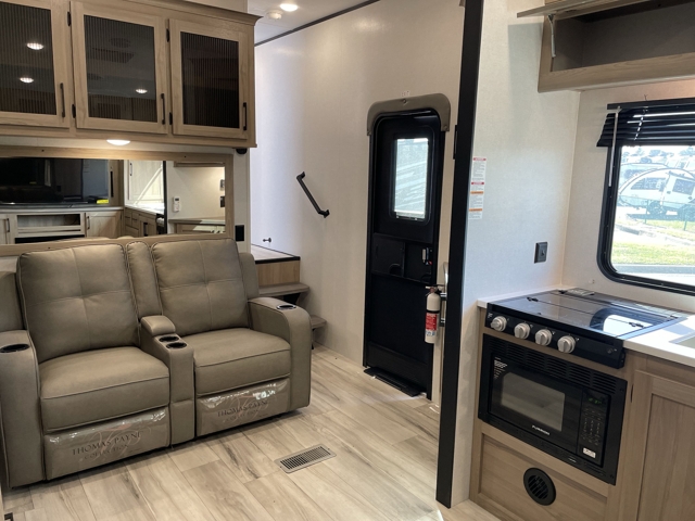 2026 Keystone Coleman Legacy 2400REX — photo 4 of 8