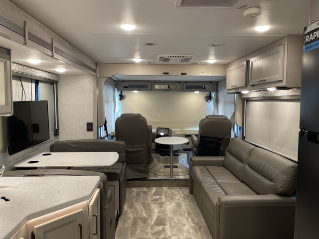 2022 Thor Windsport 34J — photo 4 of 8