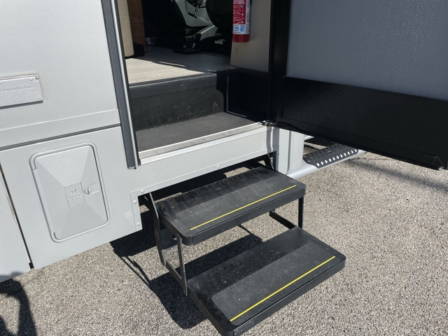 2021 Renegade Villagio 25VFWS — photo 7 of 8