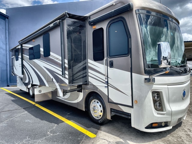 2017 Holiday Rambler Endeavor Xe 37R — photo 1 of 8