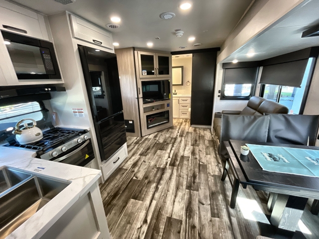 2026 Highland Ridge Roamer 27RBOS — photo 7 of 8