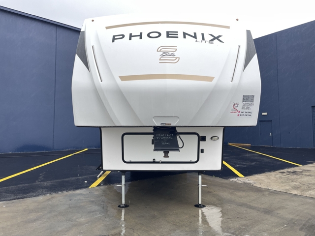 2024 Shasta Phoenix Lite 368TBH — photo 4 of 8