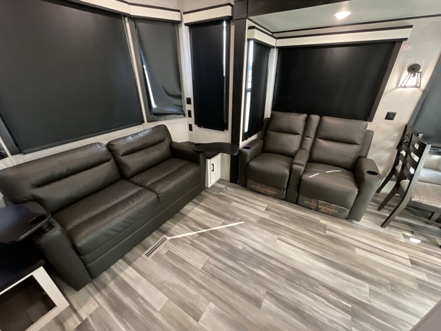 2024 Jayco Jay Flight Bungalow 40LOFT — photo 4 of 8