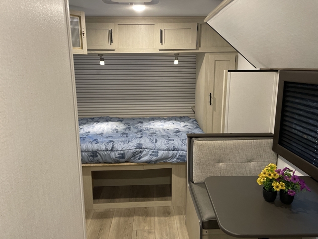 2025 Shasta Shasta Compact 16BH — photo 4 of 8